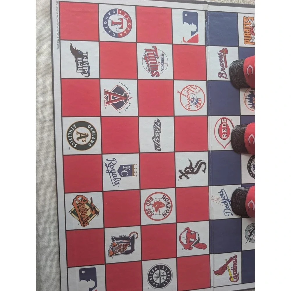 MLB Cincinnati Reds Checkers Game‎ 2002 Mini Helmet Pieces Incomplete Missing 1